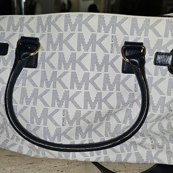 Handbag - Picture 4 of 4